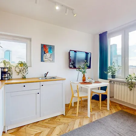 Greenline Location Center Apartment